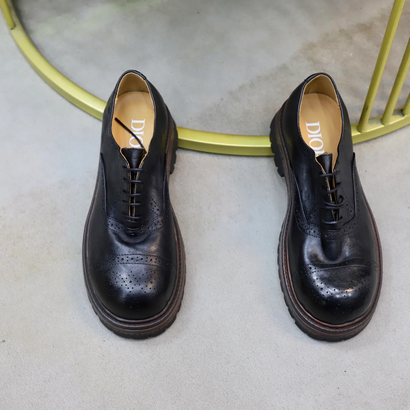Ex-factory price: 520💰 [Dior] Dior's new casual men's shoes are launched in Hong Kong counters. Official website 1:1 production. Italian washed cowhide + water-dyed leather lining. Designed by European and American masters. Perfect shape to create counter quality, solid color rubber wear-resistant outsole and classic dazzling head! Super versatile and very comfortable. High-end without losing taste, fashionable and novel! ! Absolute focus! 3 colors available! Code number 38-45